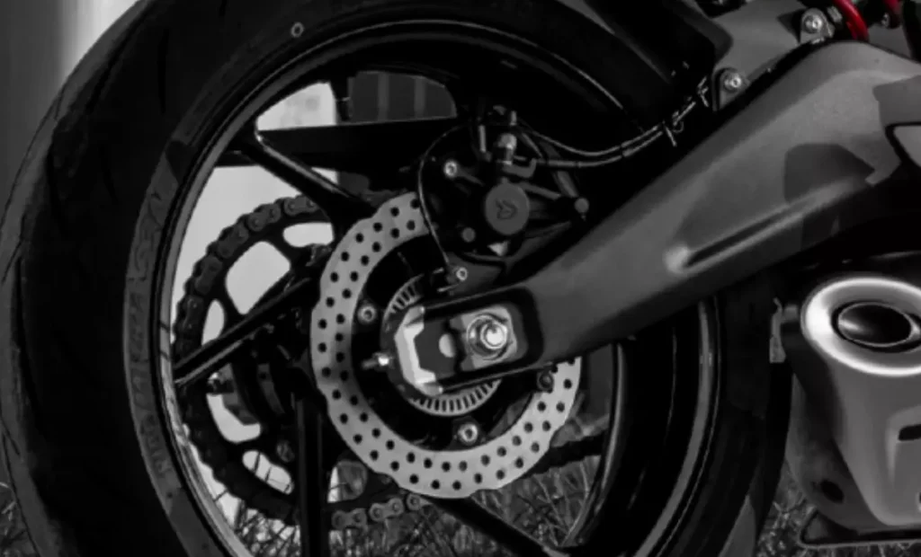 KOVE 450RR Braking