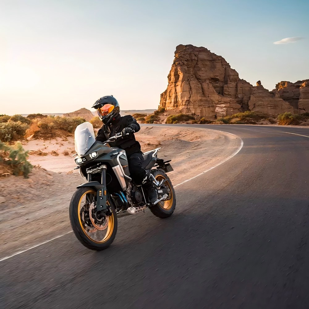 A high-performance 800cc motorcycle riding on a road